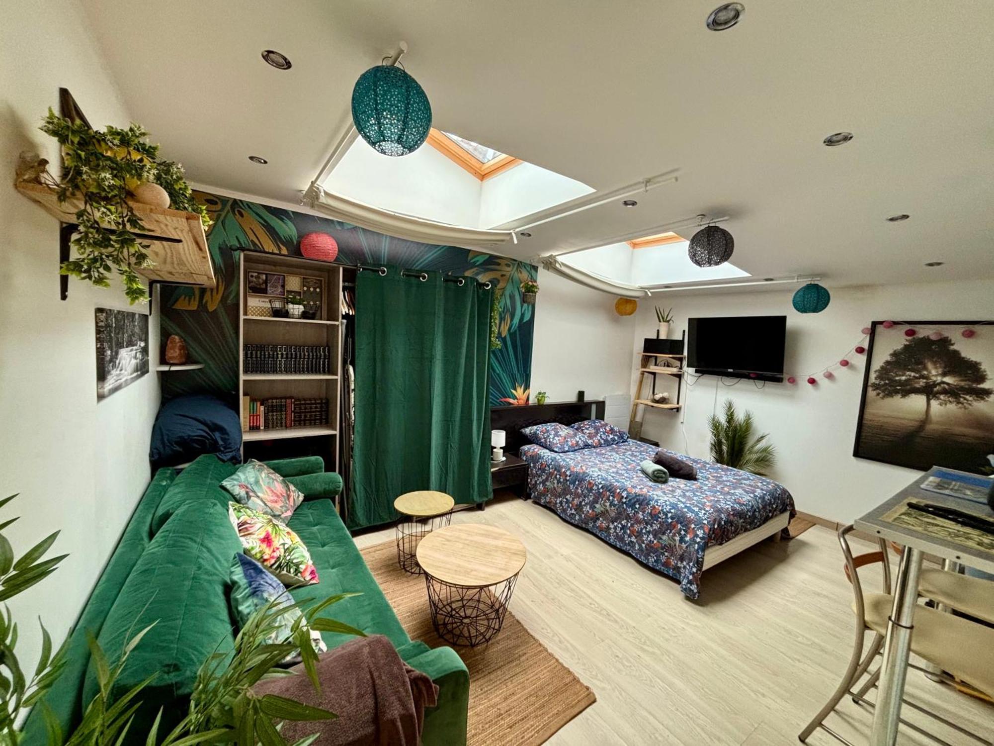 Apartment Jungle *